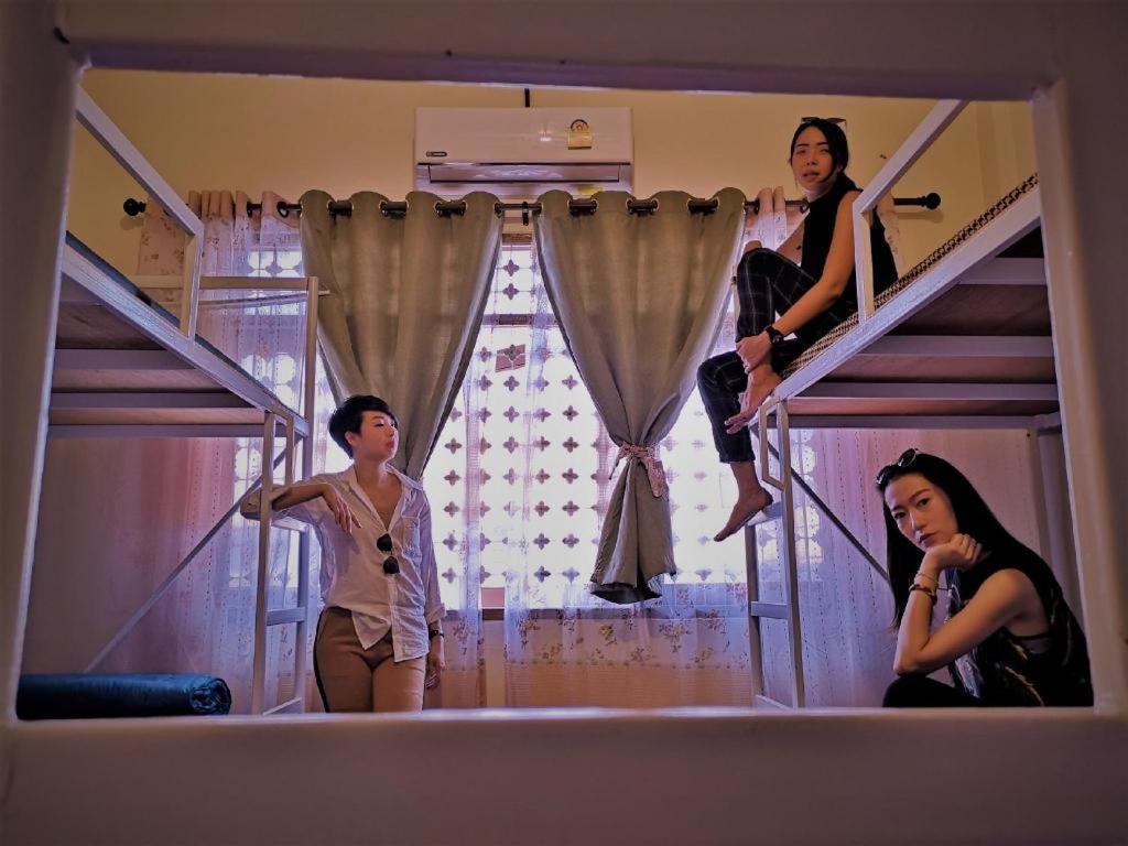 Oldie And Sleepy Hostel Udon Thani Dış mekan fotoğraf