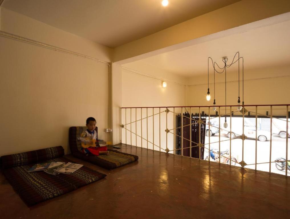 Oldie And Sleepy Hostel Udon Thani Dış mekan fotoğraf