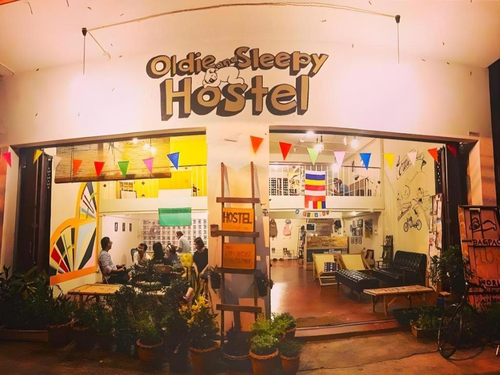 Oldie And Sleepy Hostel Udon Thani Dış mekan fotoğraf