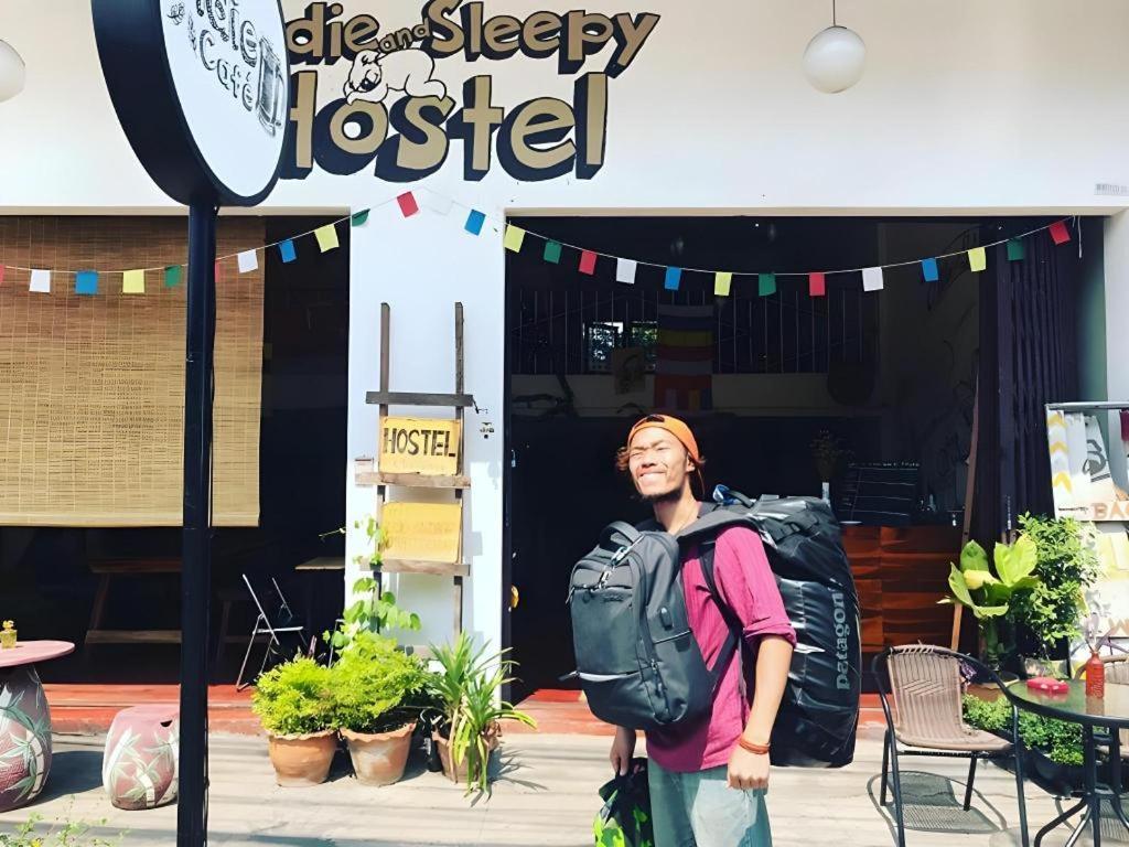 Oldie And Sleepy Hostel Udon Thani Dış mekan fotoğraf