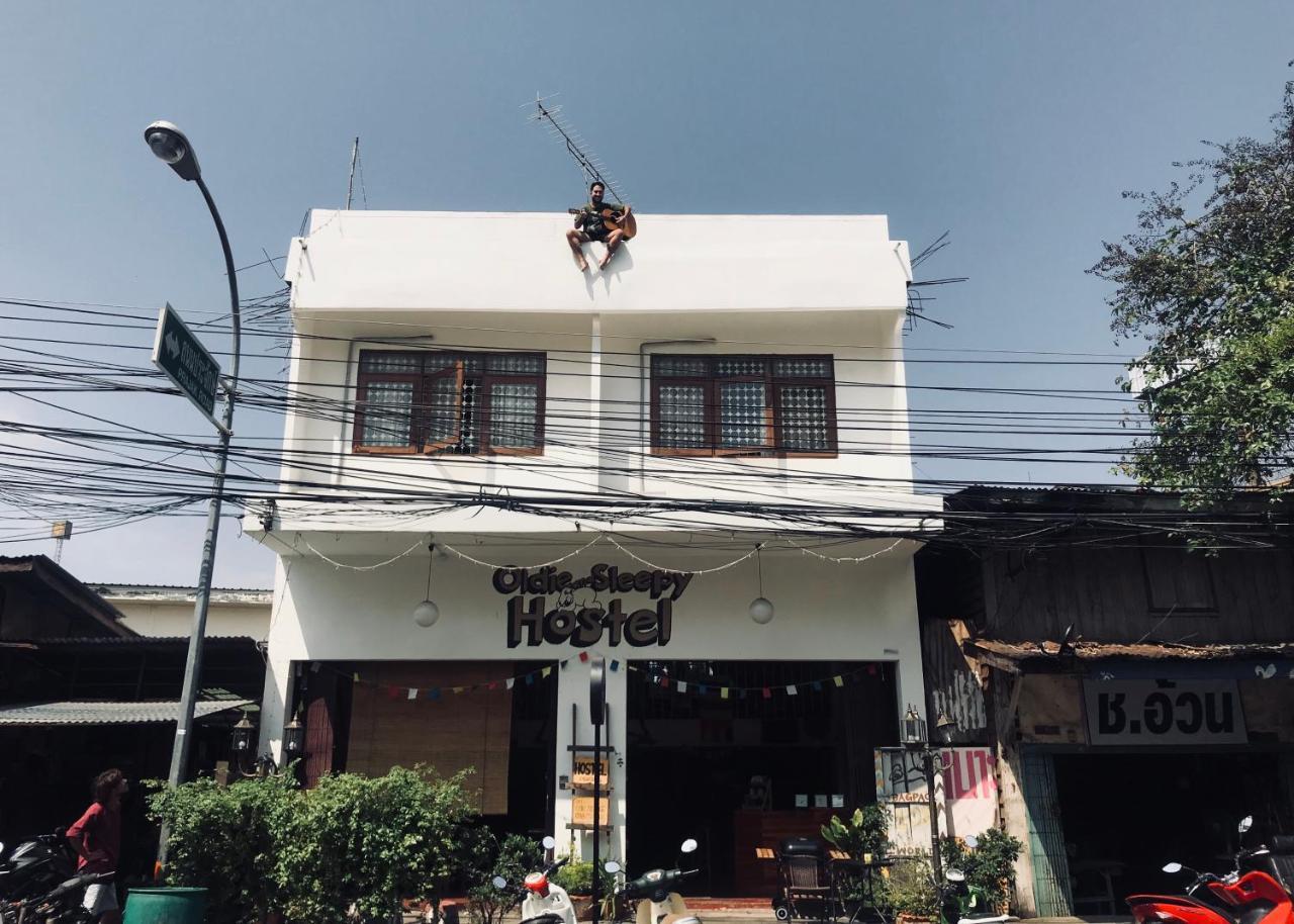Oldie And Sleepy Hostel Udon Thani Dış mekan fotoğraf